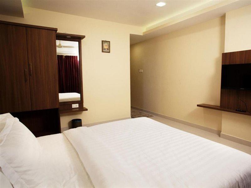 Hotel Mahalakshmi Residency Kolluru Ngoại thất bức ảnh